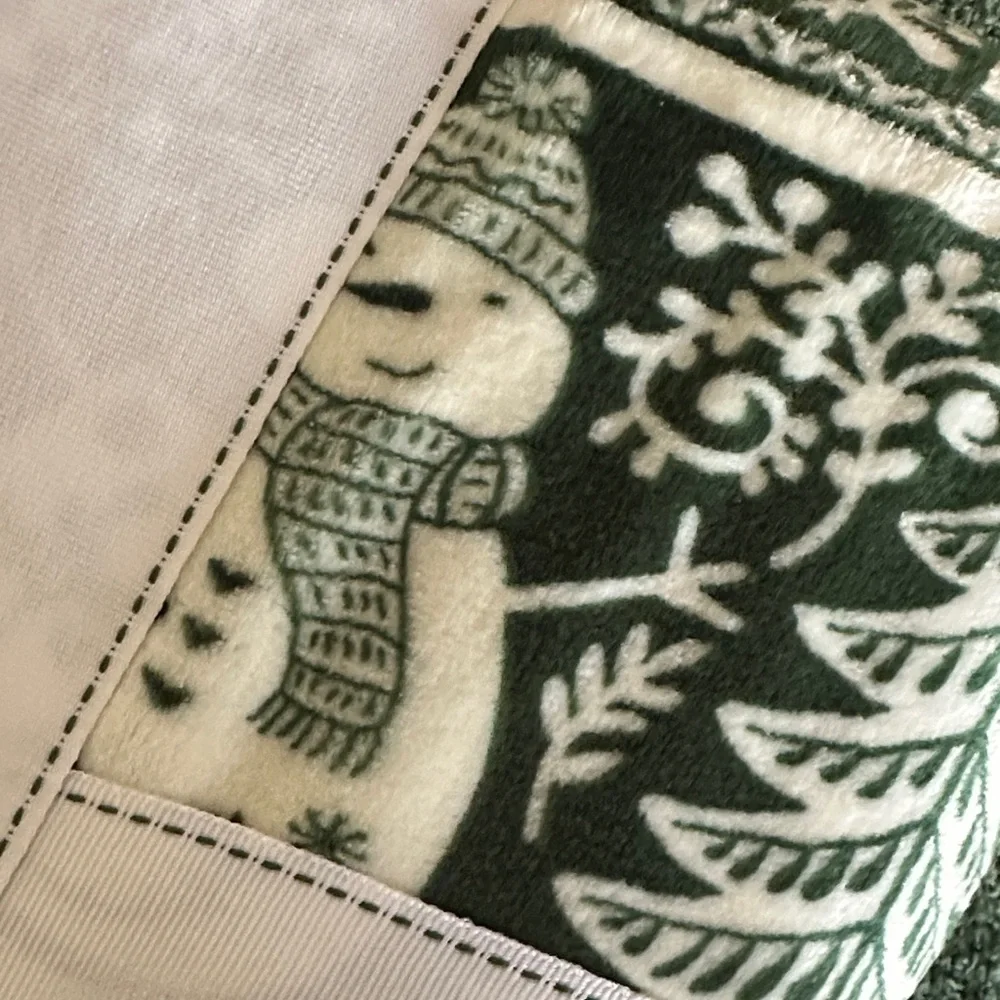 Martha Stewart Holiday Christmas Queen Soft Plush Blanket Green Snowman ⛄️ NEW!